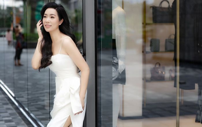 Giật mình khi ngắm cận cảnh nhan sắc 'lão hoá ngược' của NSƯT Trịnh Kim Chi