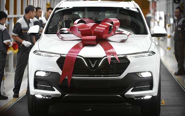 VinFast chính thức bàn giao lô xe LUX SA2.0 và LUX A2.0 đầu tiên