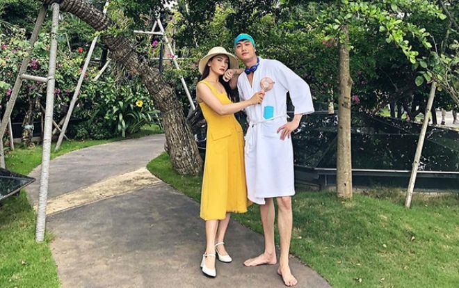 Đáp lễ 'Xính Lao' Bảo Thanh đã cất công xuống Cần Thơ thăm mình, Quốc Trường cũng đã bay ra Hà Nội rồi đây!