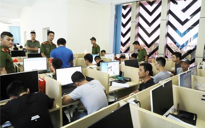 Dẫn độ hơn 380 người điều hành đường dây đánh bạc và cá cược trên mạng ‘khủng’ nhất từ trước tới nay về Trung Quốc