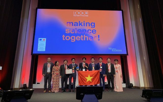 Học sinh Việt Nam giành 2 huy chương vàng tại Olympic Hóa học quốc tế