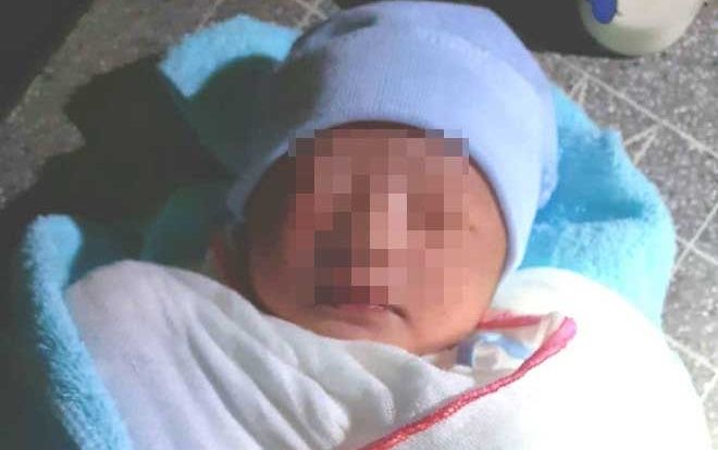Xót xa bé trai còn nguyên dây rốn bị bỏ rơi trong đêm ở Sóc Trăng