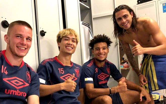 Công Phượng ngẫu hứng cover 'Cục sì lâu ông bê lấp' khiến đồng đội mới cười ngất