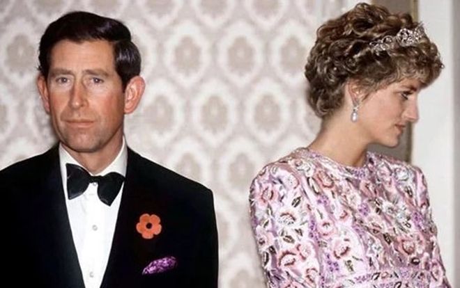 Công nương Diana đã ‘xấu xa hoá’ hình tượng của Thân vương Charles như thế nào?