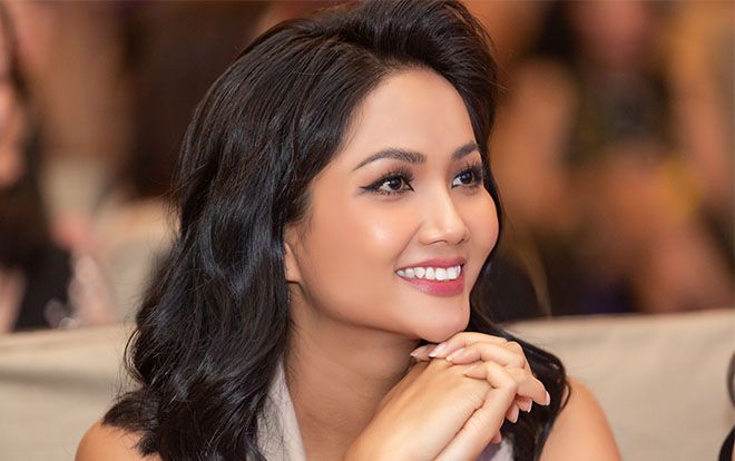 H’Hen Niê cứ nền nã, dịu dàng như thế này cũng khiến nhiều người đổ ‘đứ đừ’ rồi