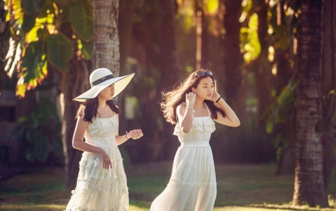 Hai cô con gái vừa xinh đẹp, vừa nói được 5 thứ tiếng, hứa hẹn trở thành hotgirl trong tương lai của ca sỹ Mỹ Lệ