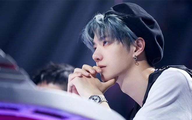 Những hành động đáng sợ của fan cuồng: Hết Tiêu Chiến rồi đến Vương Nhất Bác trở thành nạn nhân