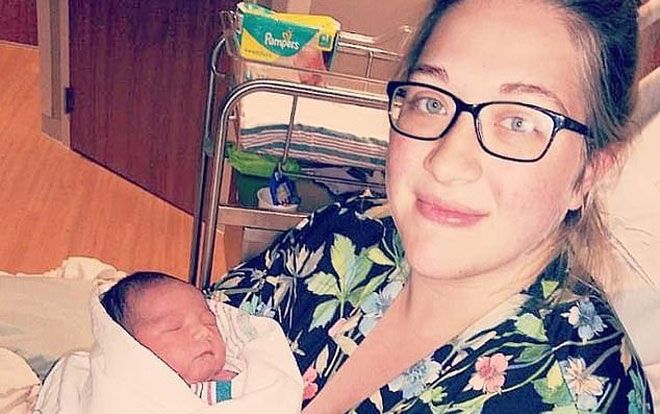 Xả súng khiến 20 người chết ở Mỹ: Người mẹ chết trong tư thế ôm chặt con trai khi lấy thân mình làm lá chắn đạn