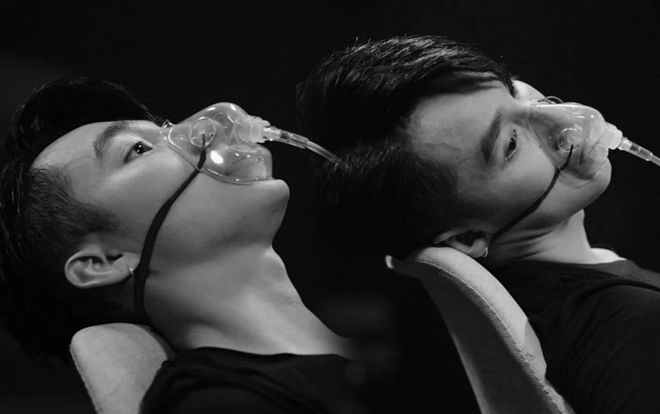 Fan nghẹn ngào khoảnh khắc Sơn Tùng M-TP kiệt sức, phải thở bình oxy tại hậu trường Sky Tour 2019 Đà Nẵng