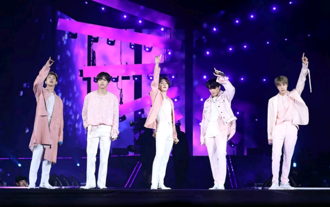 Điểm tên 6 nhóm nhạc có tour diễn kiếm bộn tiền nhất K-Pop