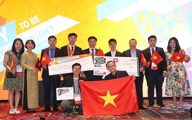 Sinh viên ĐH Ngoại Thương xuất sắc mang về tấm huy chương đồng tại cuộc thi Tin học văn phòng thế giới