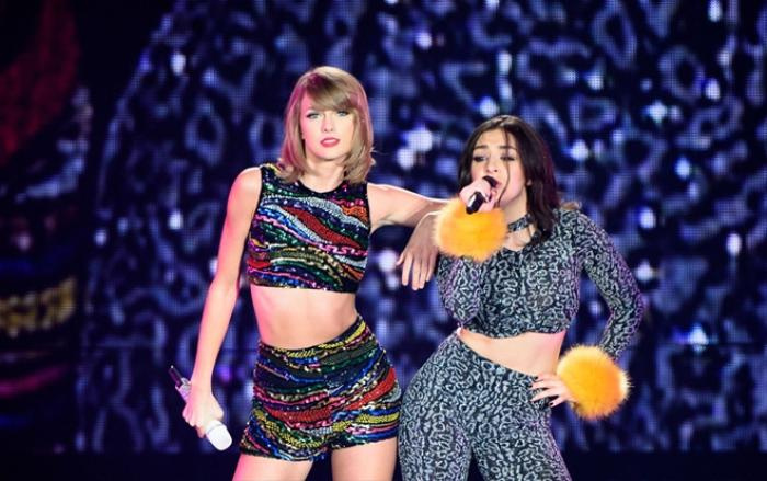 Điều gì đã khiến Charli XCX gọi các fan của Taylor Swift là những đứa trẻ 5 tuổi?