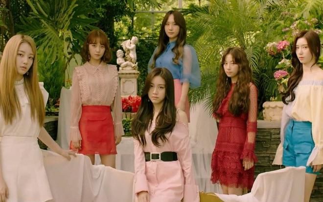 Nhóm nhạc nữ tân binh Rocket Punch chính thức ra mắt công chúng với 6 thành viên cực phẩm