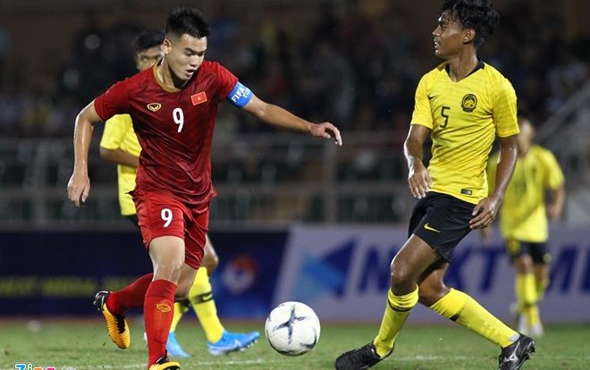 U18 Việt Nam đánh bại Malaysia bằng siêu phẩm đá phạt góc!