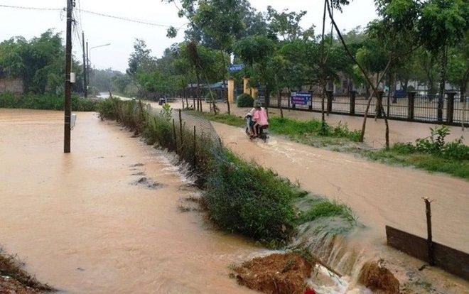 Lâm Đồng ngập lụt nghiêm trọng do mưa lớn kéo dài, nhiều nơi bị cô lập