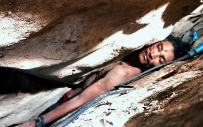 Giải cứu thanh niên mắc kẹt giữa khe núi suốt 4 ngày