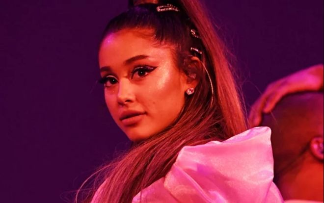 Frank Ocean đe dọa sẽ kiện Ariana Grande ra tòa vì hành động này của cô trong Sweetener Tour