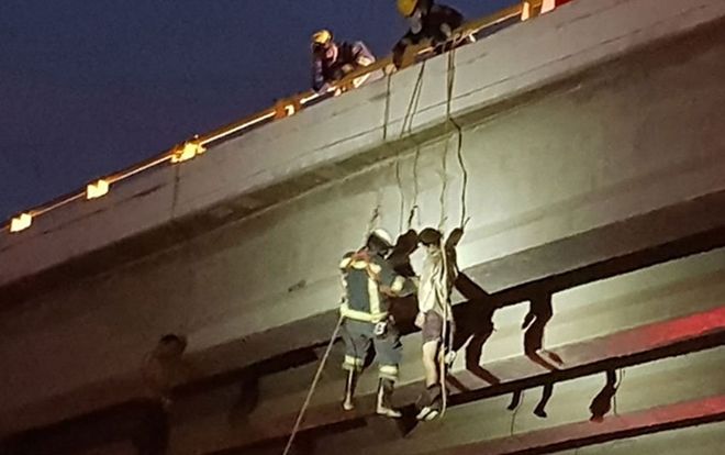 19 thi thể bị phân xác treo trên cầu, vứt giữa đường trong vụ thanh trừng đẫm máu của băng đảng Mexico