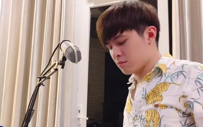 Nghe Gin Tuấn Kiệt cover piano nhạc Hoa lời Việt, fan chỉ biết ngậm ngùi: 'Tan nát cõi lòng!'