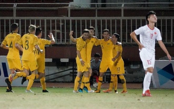 Clip: 3 bàn thắng dễ dàng của Australia vào lưới U18 Việt Nam