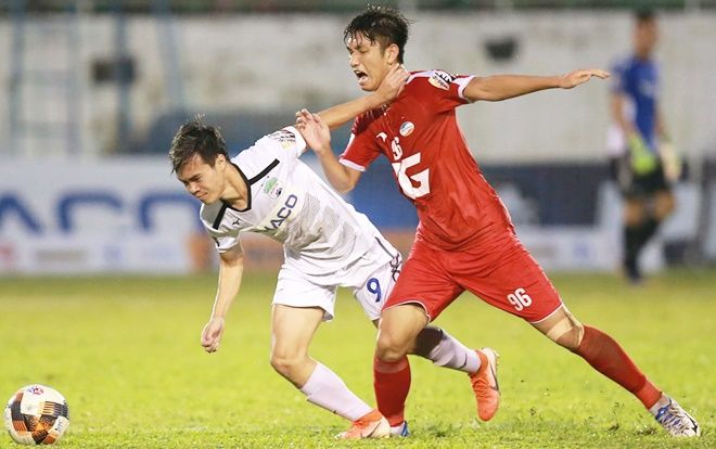 'Bất công cho Văn Toàn và HAGL, 7 lần đốn ngã trong vòng cấm bị trọng tài bỏ qua'