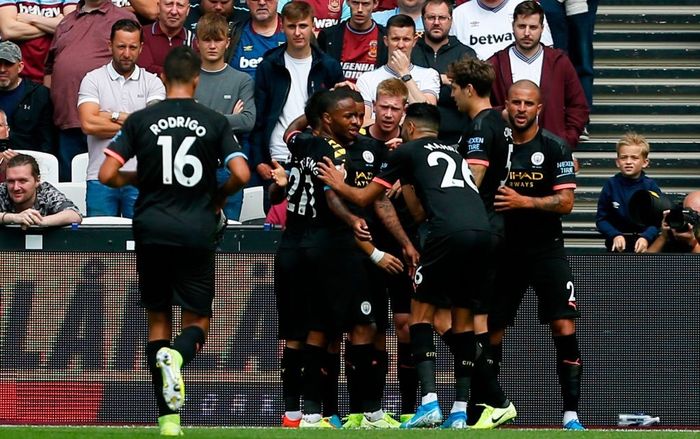 Thắng ‘5 sao’, Man City lấy ngôi đầu bảng của Liverpool