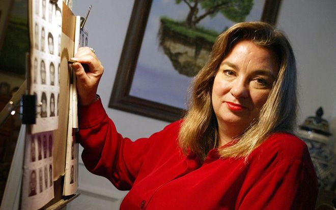 Từng bị cưỡng hiếp, bỏ mặc suýt chết, nữ họa sĩ giúp cảnh sát tìm ra 1.200 tên tội phạm nhờ tài vẽ chân dung