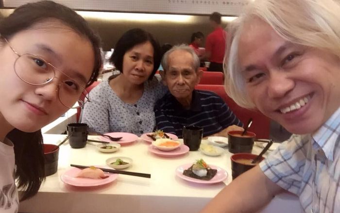 Động thái mới nhất của cặp đôi ông - cháu lệch nhau 29 tuổi từng gây sốc một thời