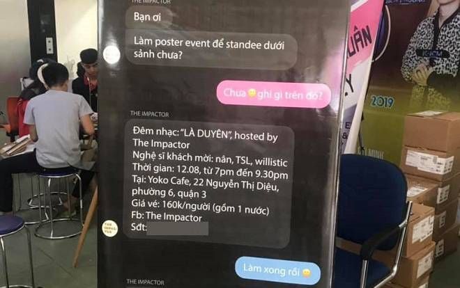 Bị hối thúc làm standee đặt dưới sảnh sự kiện, nam sinh nảy ra ý tưởng cực kỳ nhanh gọn nhưng vẫn đầy đủ nội dung khiến CĐM gật gù thích thú: 'IQ vô cực'