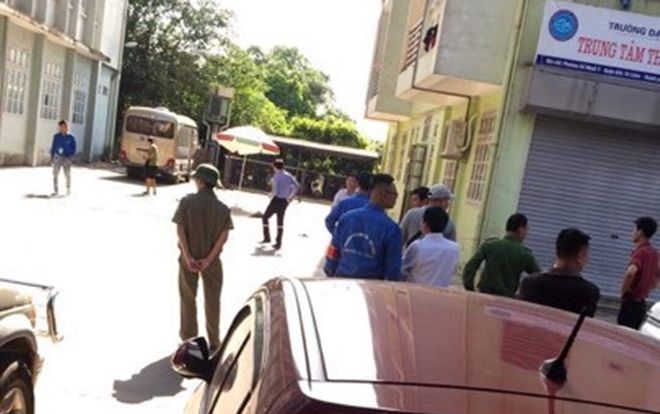 Nam thanh niên rơi từ tầng 9 ký túc xá Đại học Mỏ Hà Nội xuống đất tử vong