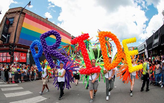 Bang ở Mỹ yêu cầu các trường công dạy lịch sử LGBT