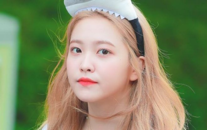 Chuyện lạ có thật, Knet khen ngợi nhan sắc của Yeri (Red Velvet) nhờ nhuộm tóc vàng hoe