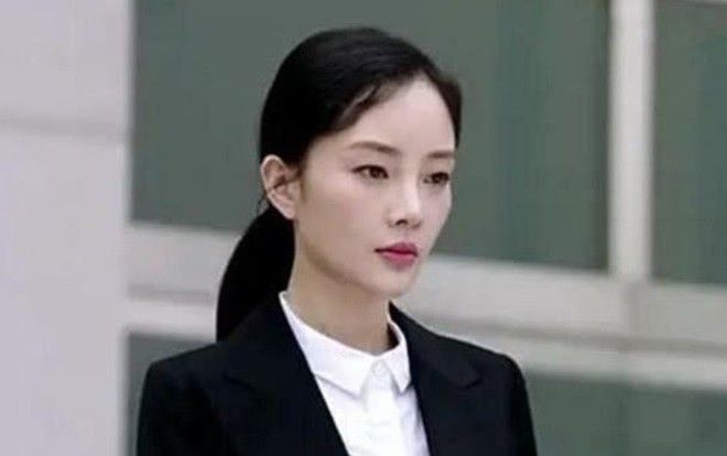 Lý Tiểu Lộ đăng tải video ngắn nói về sự tái xuất của mình, dân mạng truyền tai nhau phim mới do Giả Nãi Lượng đầu tư