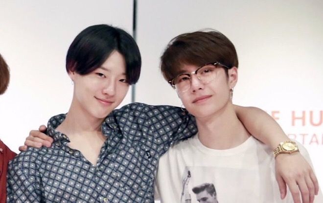 Cho Seung Yeon (X1) - Vương Nhất Bác tương tác ngọt ngào: 2 mỹ nam hot nhất showbiz 2019