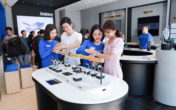Samsung giới thiệu 3 cửa hàng trải nghiệm mới tại Việt Nam