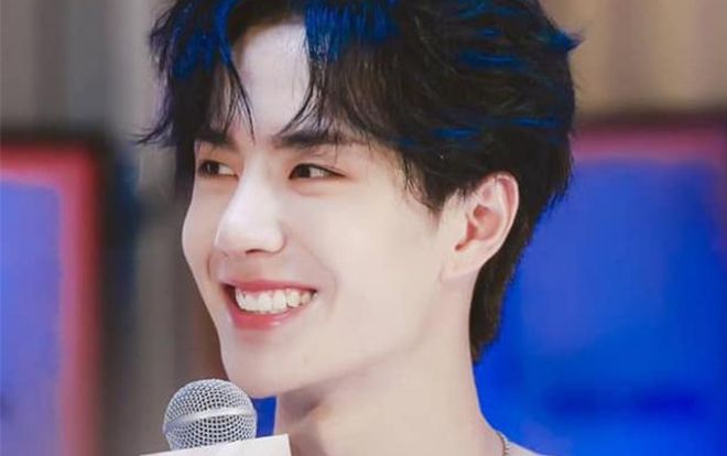 Dù tính cách có phần 'phũ' nhưng Vương Nhất Bác chính là 'người gặp người yêu, hoa gặp hoa nở'