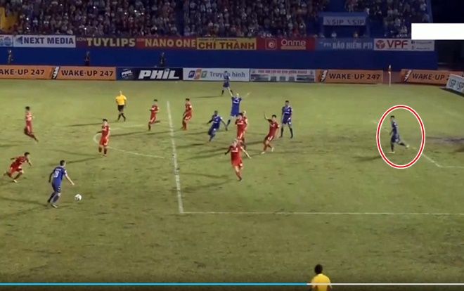 Trợ lý trọng tài khiến HAGL bị bàn thua oan và 3 người khác bị đình chỉ nhiệm vụ