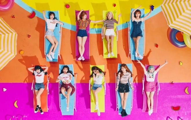 TWICE khiến khán giả 'choáng váng' vì nhiều ca khúc chạm mốc 100 triệu lượt stream trên nền tảng nhạc số Gaon