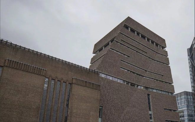 Bé trai 6 tuổi bị kẻ lạ mặt bất ngờ ném xuống từ tầng 10