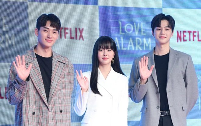 Họp báo 'Love Alarm': Kim So Hyun rạng rỡ bên Song Kang và Jung Ga Ram