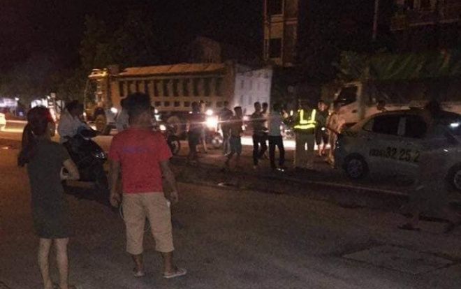 Bị dừng xe kiểm tra nồng độ cồn và chạy quá tốc độ, 3 thanh niên tấn công CSGT khiến một đại uý nhập viện cấp cứu