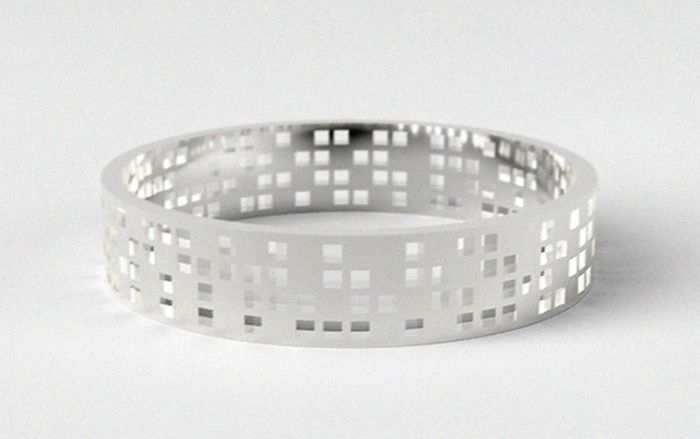 Cặp đôi tạo nên chiếc nhẫn cưới độc nhất vô nhị theo cách khiến ai cũng bất ngờ