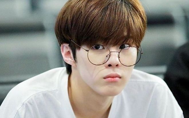 Netizen tung bằng chứng Kim Wooseok không bắt nạt thành viên X1: Đừng tiếp tục giày vò cậu ấy nữa!
