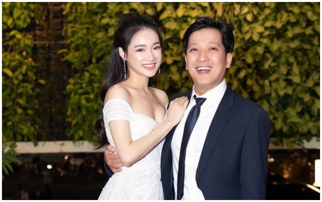 Trường Giang tiết lộ cuộc sống vợ chồng sau khi bà xã Nhã Phương sinh con gái đầu lòng