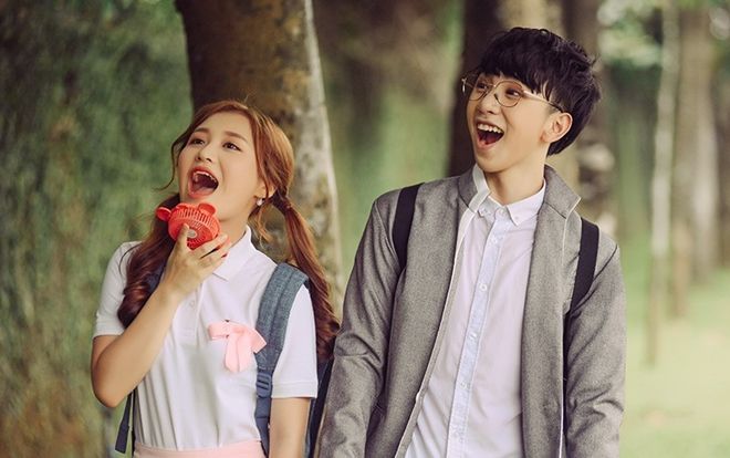 Han Sara - Tùng Maru: Cặp đôi 'gà bông' dễ thương đến 'quên cả đường đi lối về'