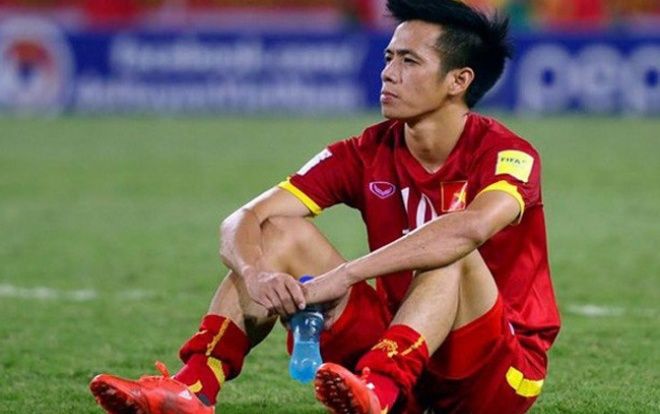 Tranh cãi chuyện HLV Park Hang Seo gạch tên Văn Quyết