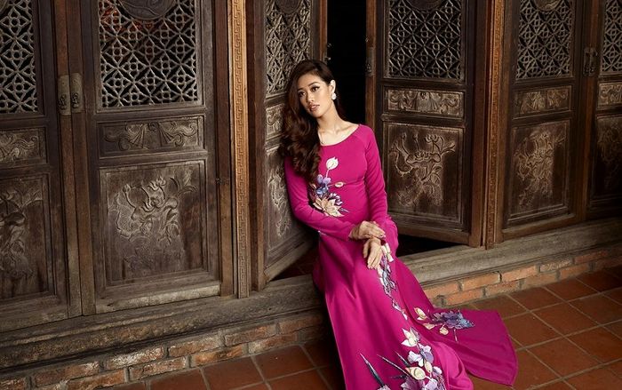 Giải Bạc Siêu mẫu 2018 Khánh Vân tung bộ ảnh thướt tha cùng áo dài trước thềm Trung Thu