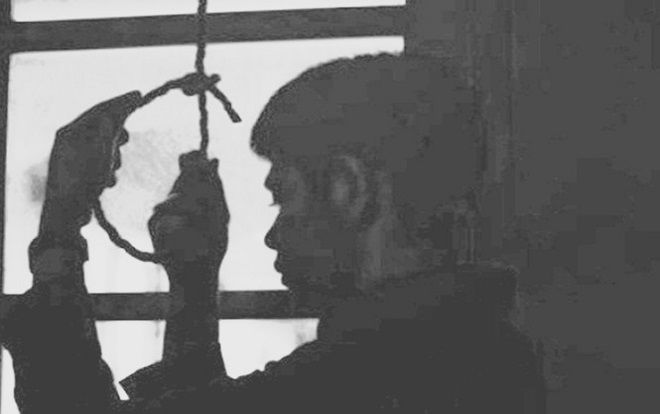 Nghi án công an viên treo cổ tự tử sau khi trưởng công an xã bị bắt vì nhận tiền