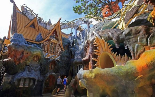 Vén màn câu chuyện đằng sau 'Biệt thự quái dị' ở Đà Lạt dưới lăng kính của CNN