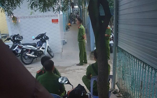 Cha sát hại con trai 5 tuổi rồi tự sát trong phòng trọ ở Sài Gòn